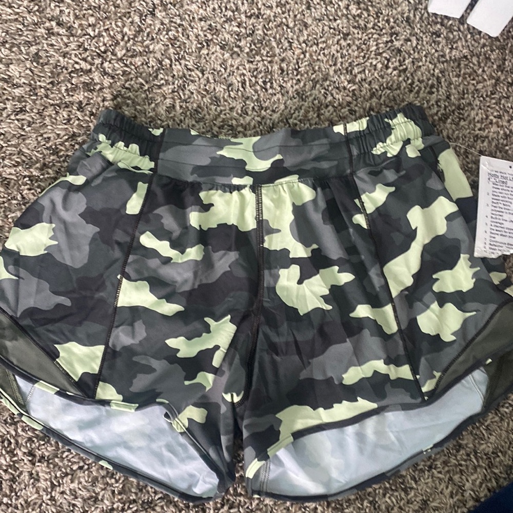 Hotty Hot LR Short NWT